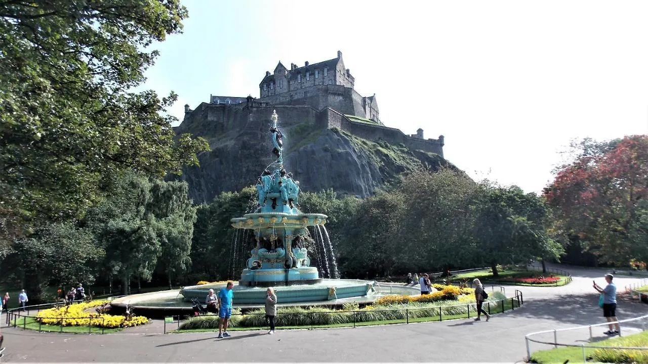 Violet Bank Apartment Morningside Edinburgh United Kingdom